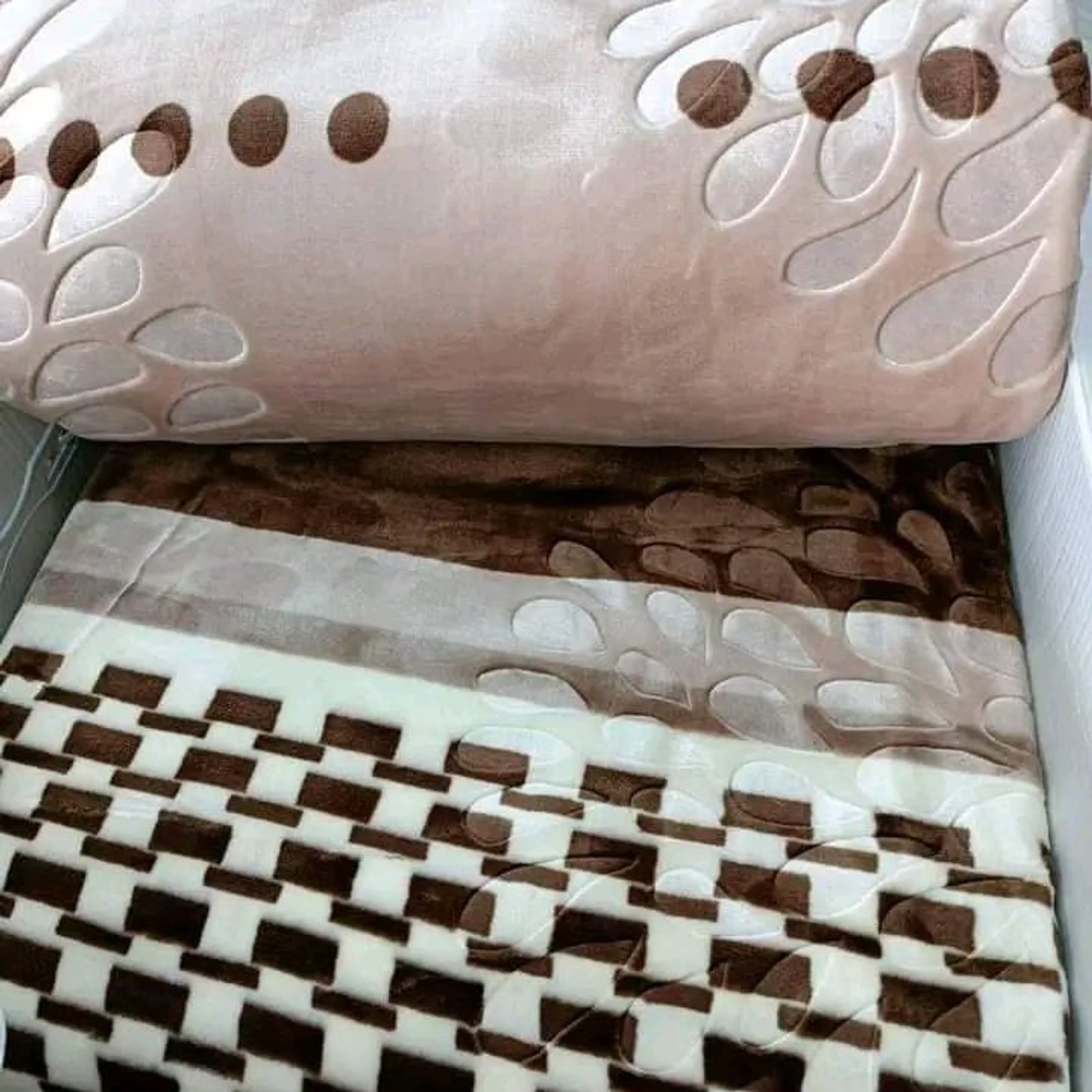 Ultra-Soft Luxury Fleece Blanket – Thick Warm Plush Throw